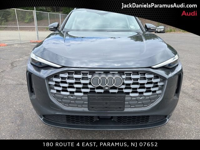 Used 2025 Audi Q5 Premium w/ Convenience Package AWD/4WD image 2