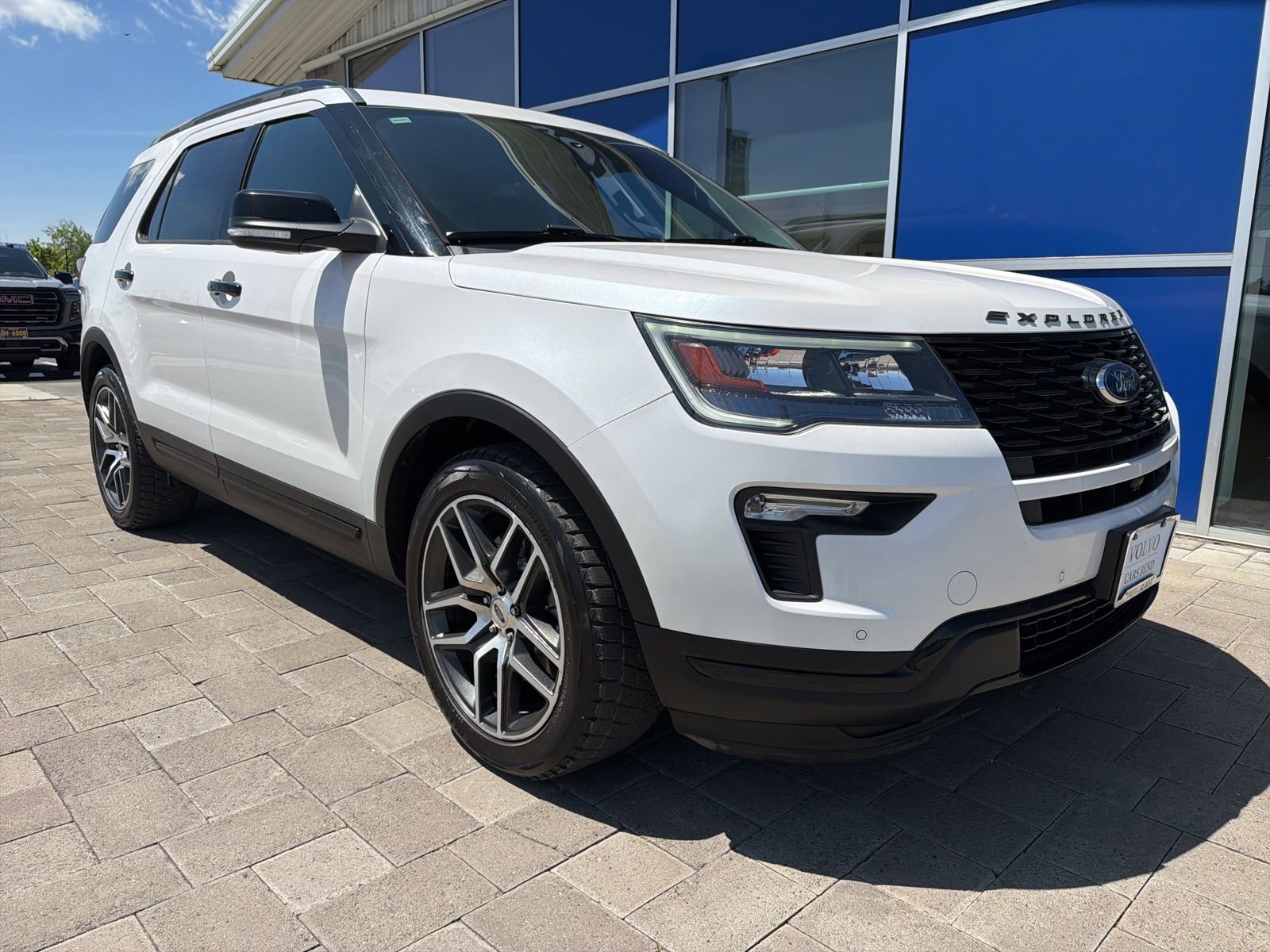 Used 2018 Ford Explorer Sport w/ Equipment Group 401A AWD/4WD image 2