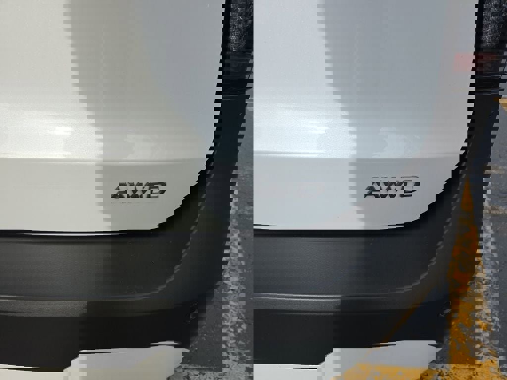 Used 2026 Nissan Kicks SV w/ Cold Weather Package AWD/4WD image 5