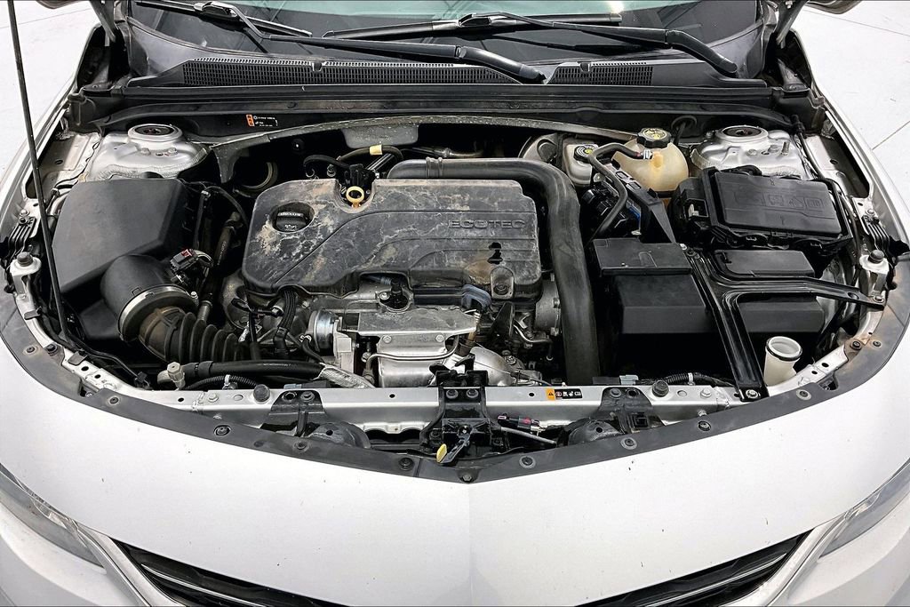 Used 2018 Chevrolet Malibu LT w/ Leather Package image 12