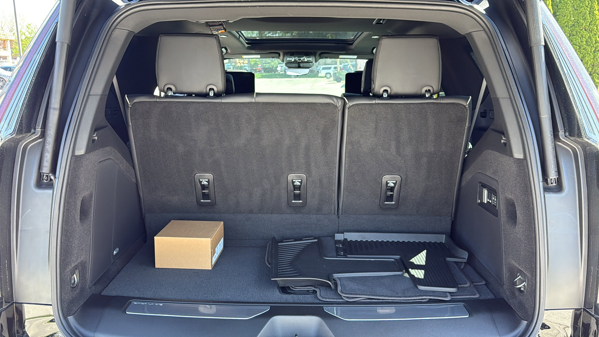 Certified 2026 Cadillac Escalade Luxury w/ Touring Package AWD/4WD image 33