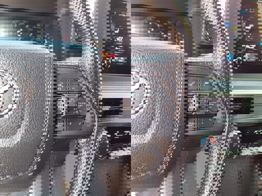 Certified 2025 Toyota Tacoma SR image 11