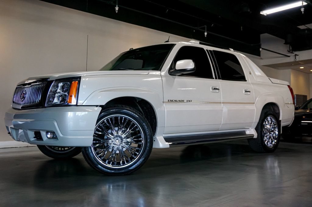 Used 2004 Cadillac Escalade EXT AWD/4WD image 1