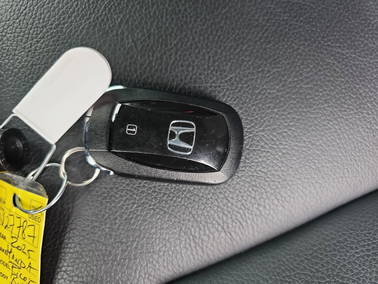 Used 2025 Honda Pilot EX-L image 37