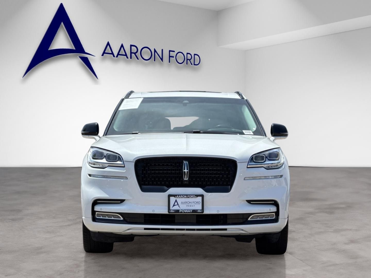Used 2023 Lincoln Aviator Reserve w/ Equipment Group 201A AWD/4WD image 9