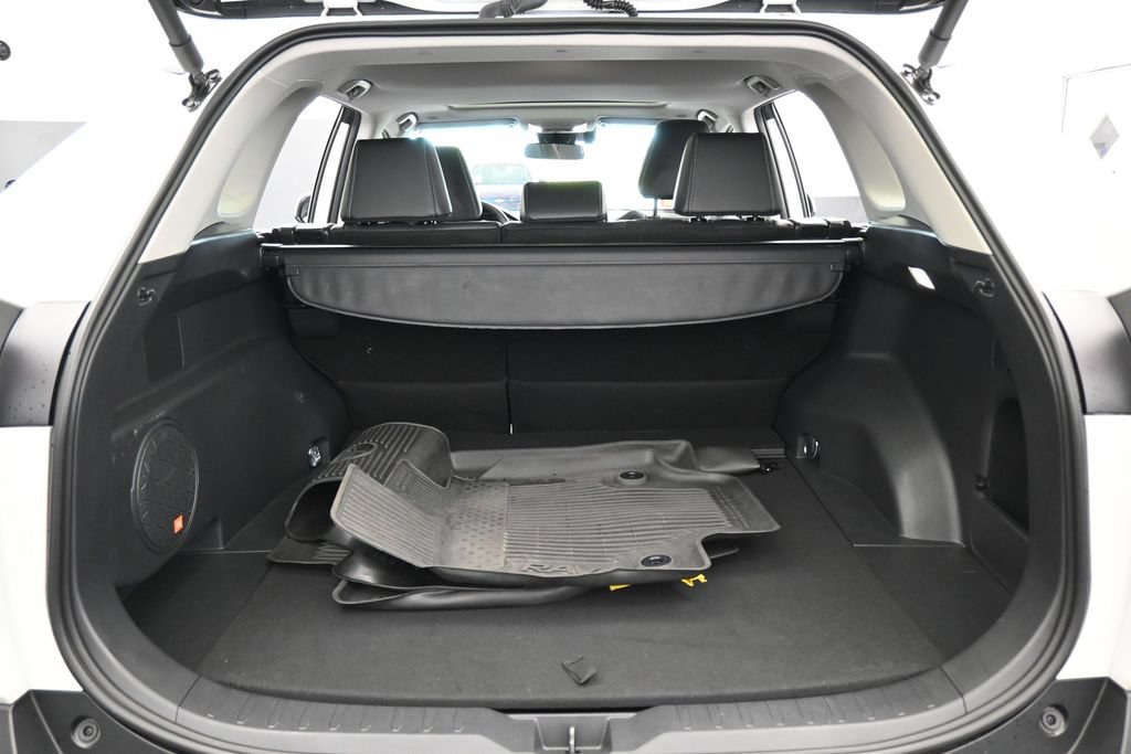 Used 2025 Toyota RAV4 XLE Premium FWD image 35