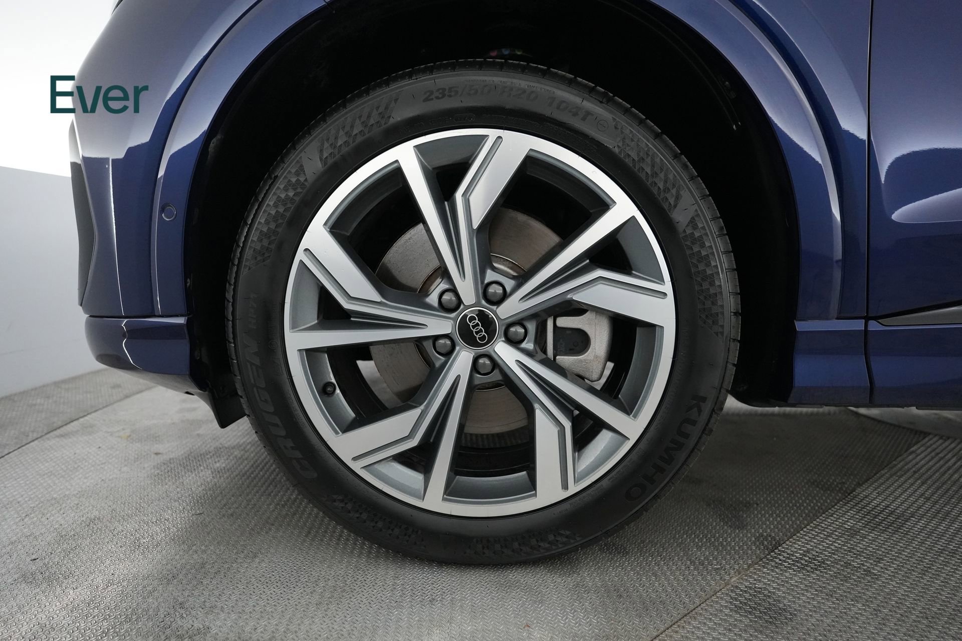 Used 2024 Audi Q4 e-tron Prestige image 19