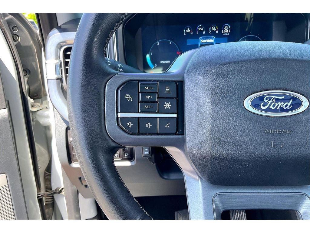 Used 2025 Ford F350 Lariat w/ Lariat Ultimate Package AWD/4WD image 20