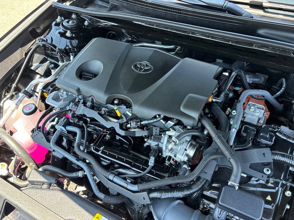 Used 2025 Toyota Camry LE FWD image 28