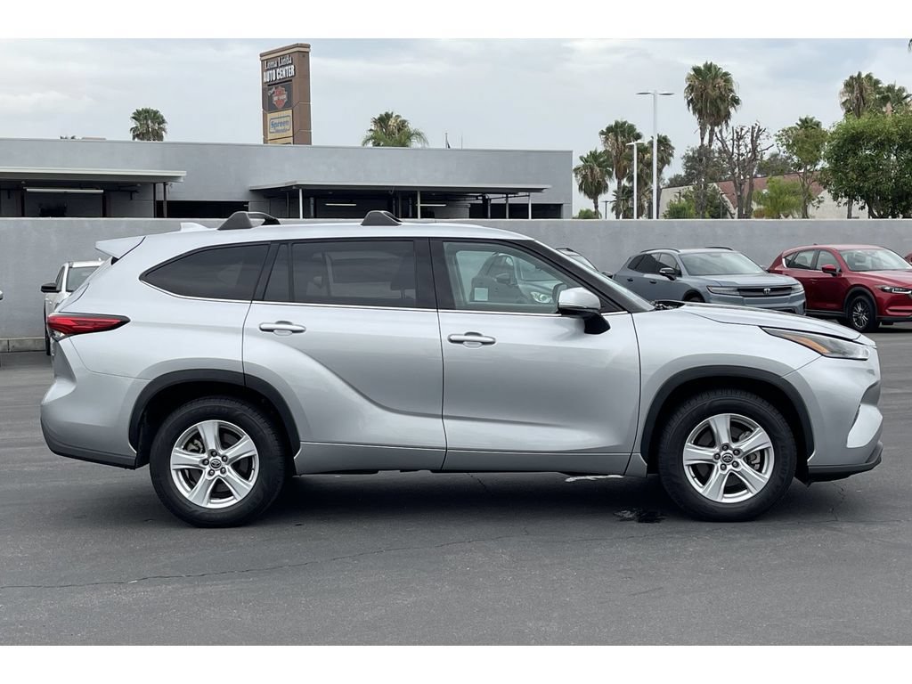 Used 2021 Toyota Highlander LE FWD image 8