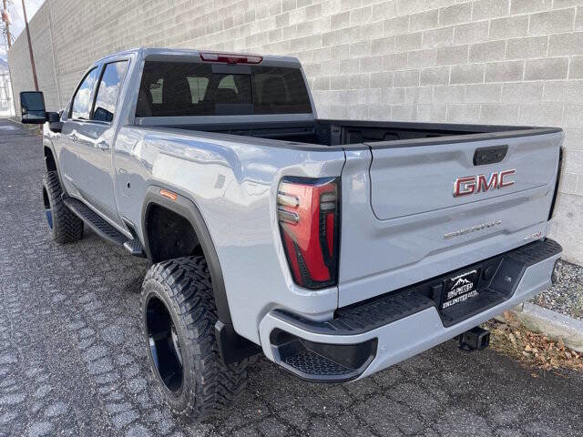 Used 2024 GMC Sierra 3500 AT4 w/ AT4 Premium Plus Package AWD/4WD image 7