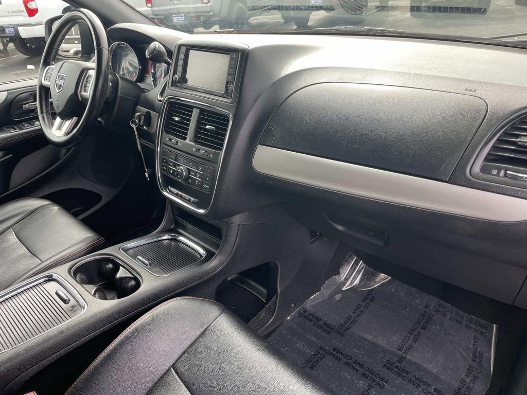 Used 2019 Dodge Grand Caravan GT image 28