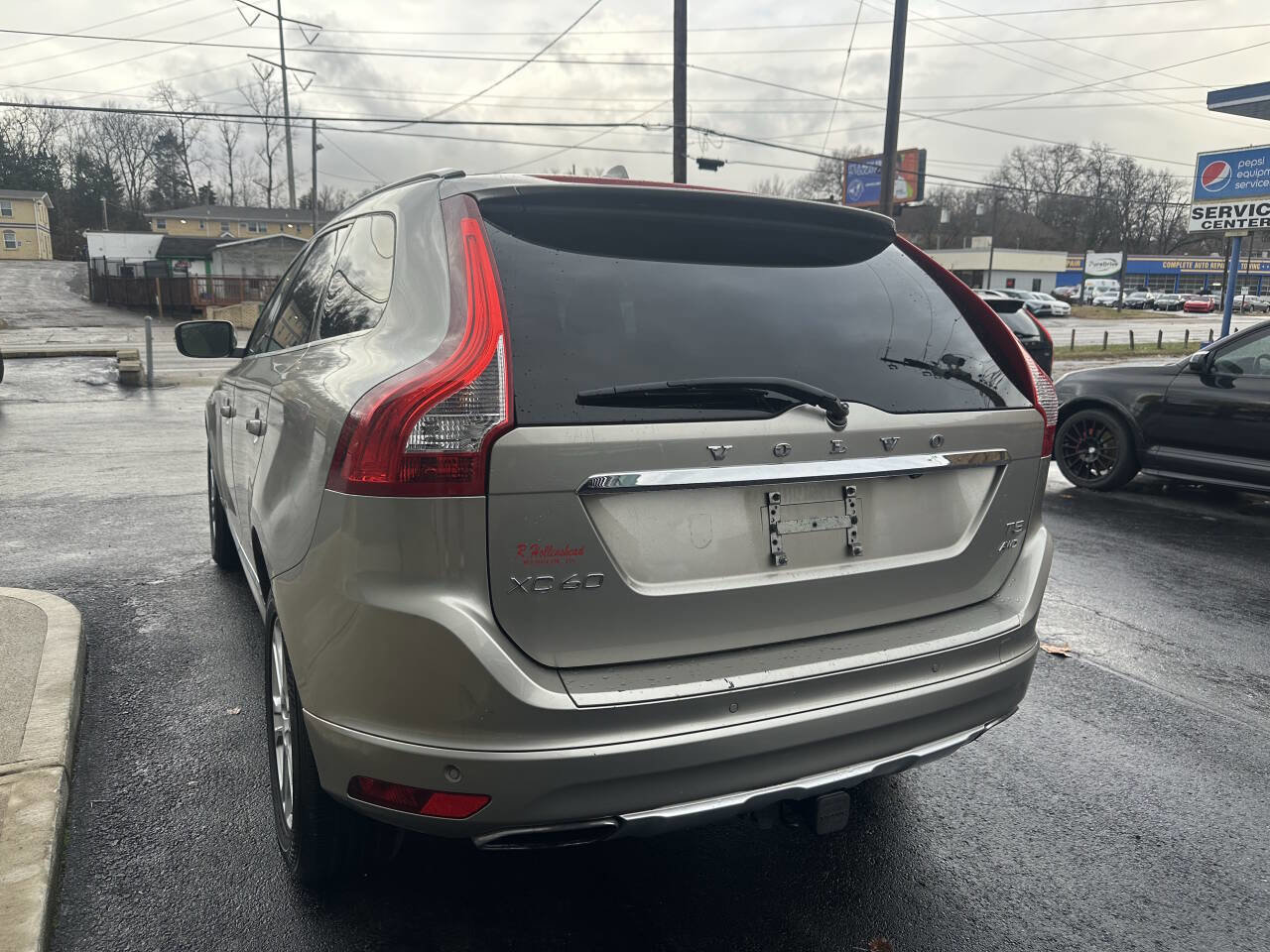 Used 2015 Volvo XC60 T5 Platinum image 3