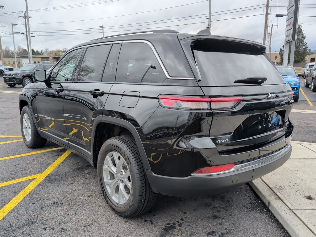 Used 2023 Jeep Grand Cherokee Limited image 6