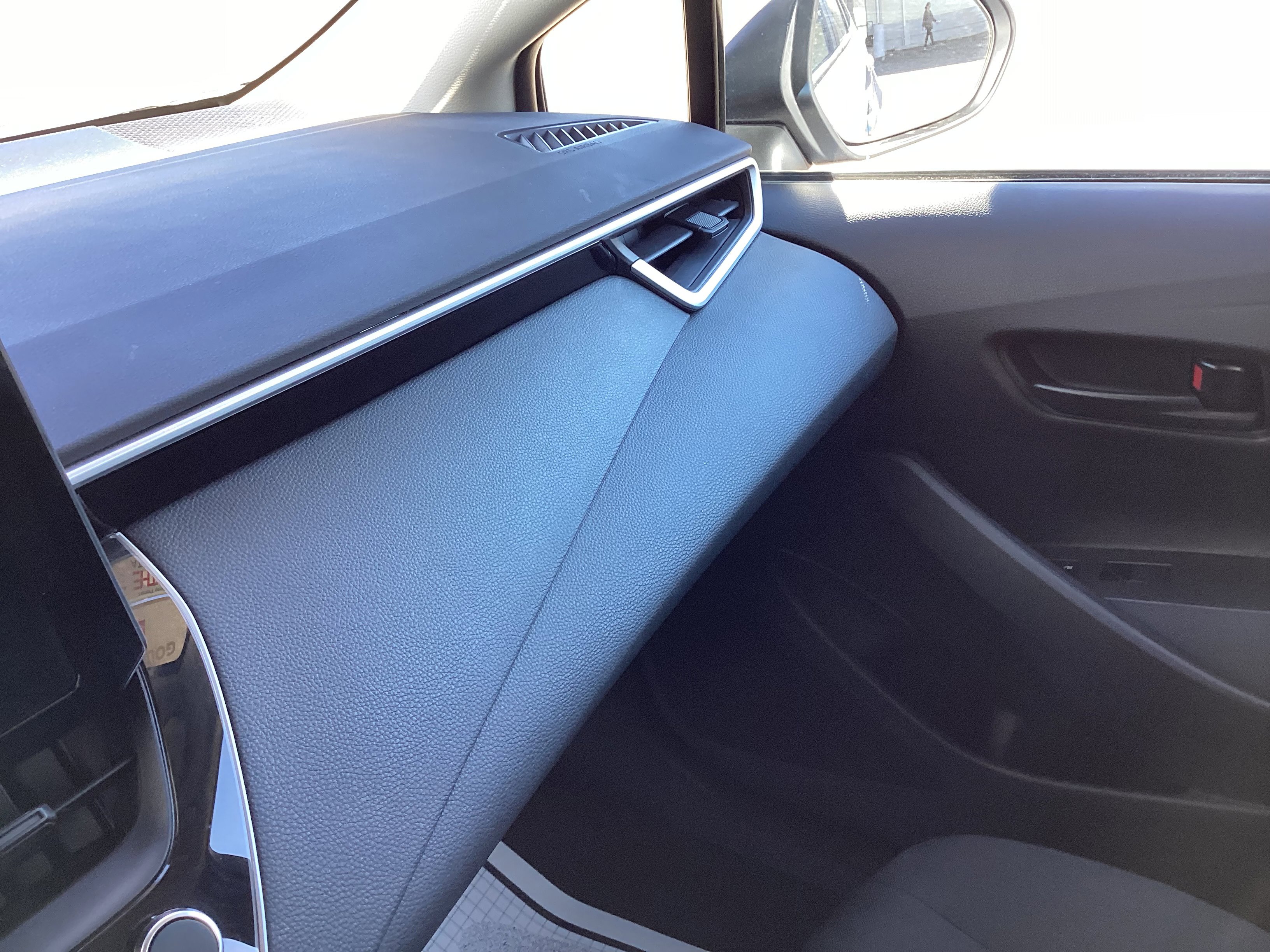 Certified 2025 Toyota Corolla LE image 28