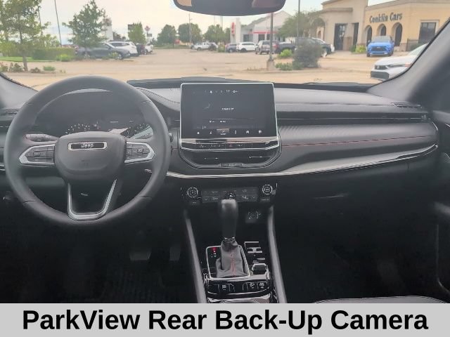 Used 2025 Jeep Compass Trailhawk AWD/4WD image 4