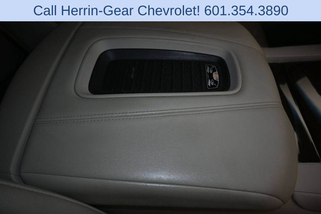 Used 2019 Cadillac Escalade Premium Luxury AWD/4WD image 25