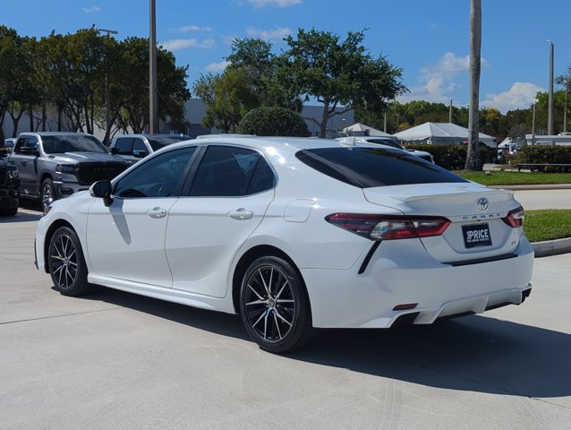 Used 2024 Toyota Camry SE image 7