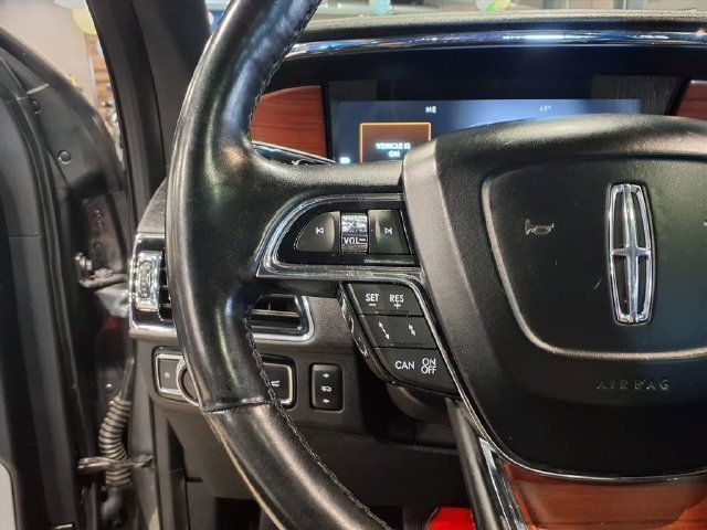 Used 2021 Lincoln Navigator Reserve w/ Luxury Package AWD/4WD image 25