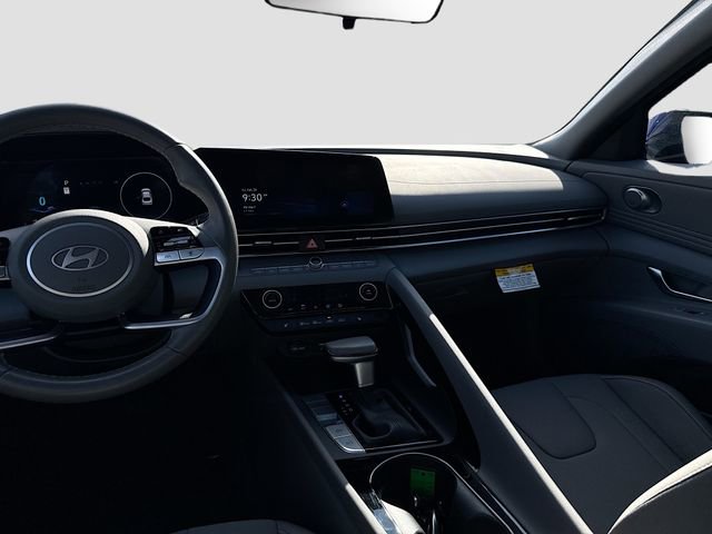 Certified 2025 Hyundai Elantra SEL image 22