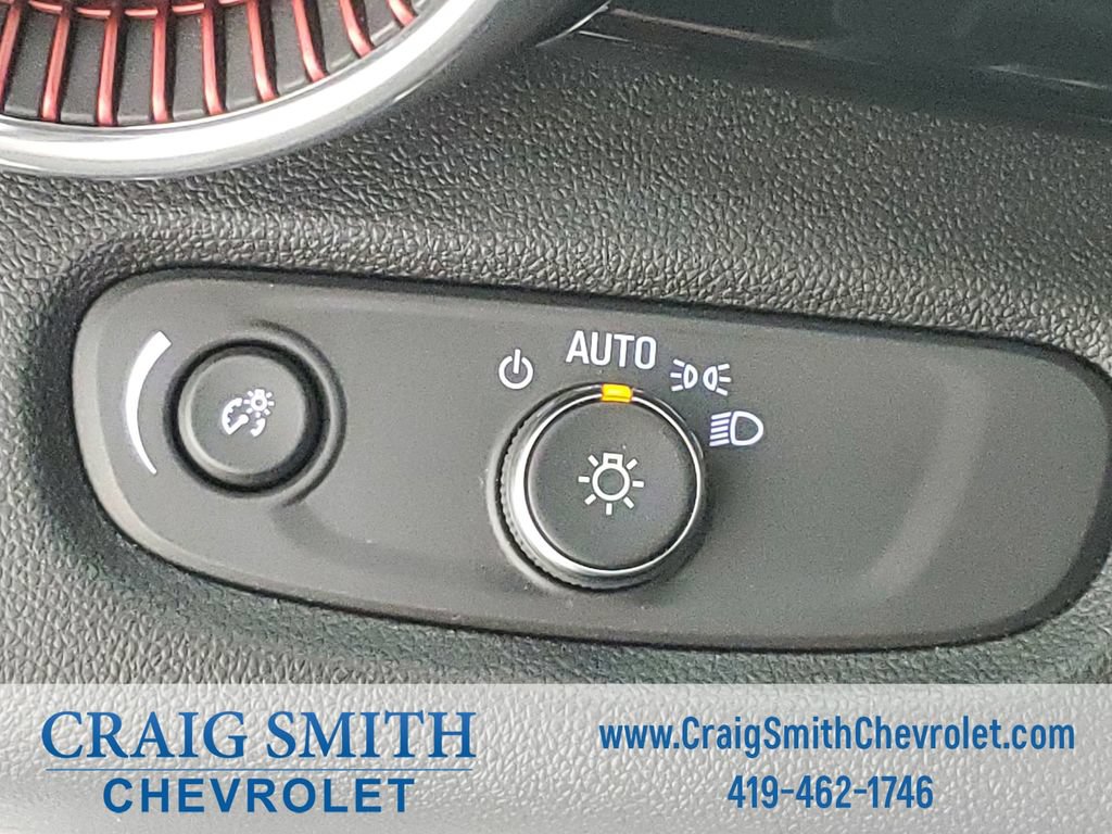 Used 2024 Chevrolet Trax RS w/ Sunroof Package FWD image 20