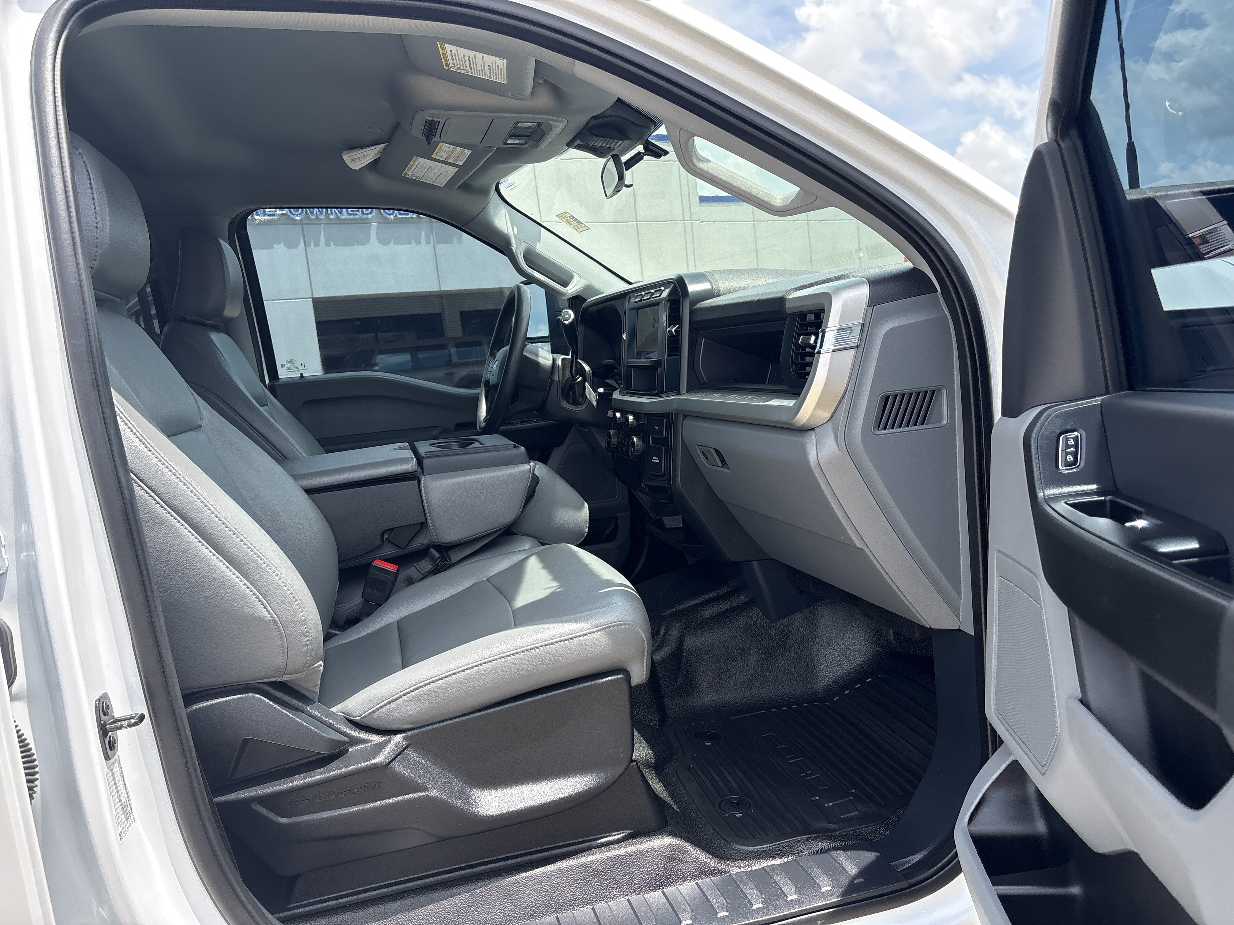 Used 2024 Ford F350 XL w/ Snow Plow/Camper Package AWD/4WD image 9