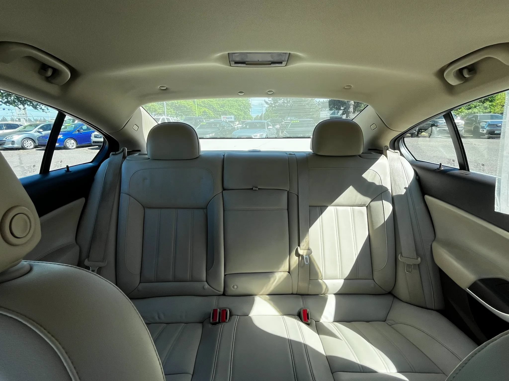 Used 2016 Buick Regal FWD image 10