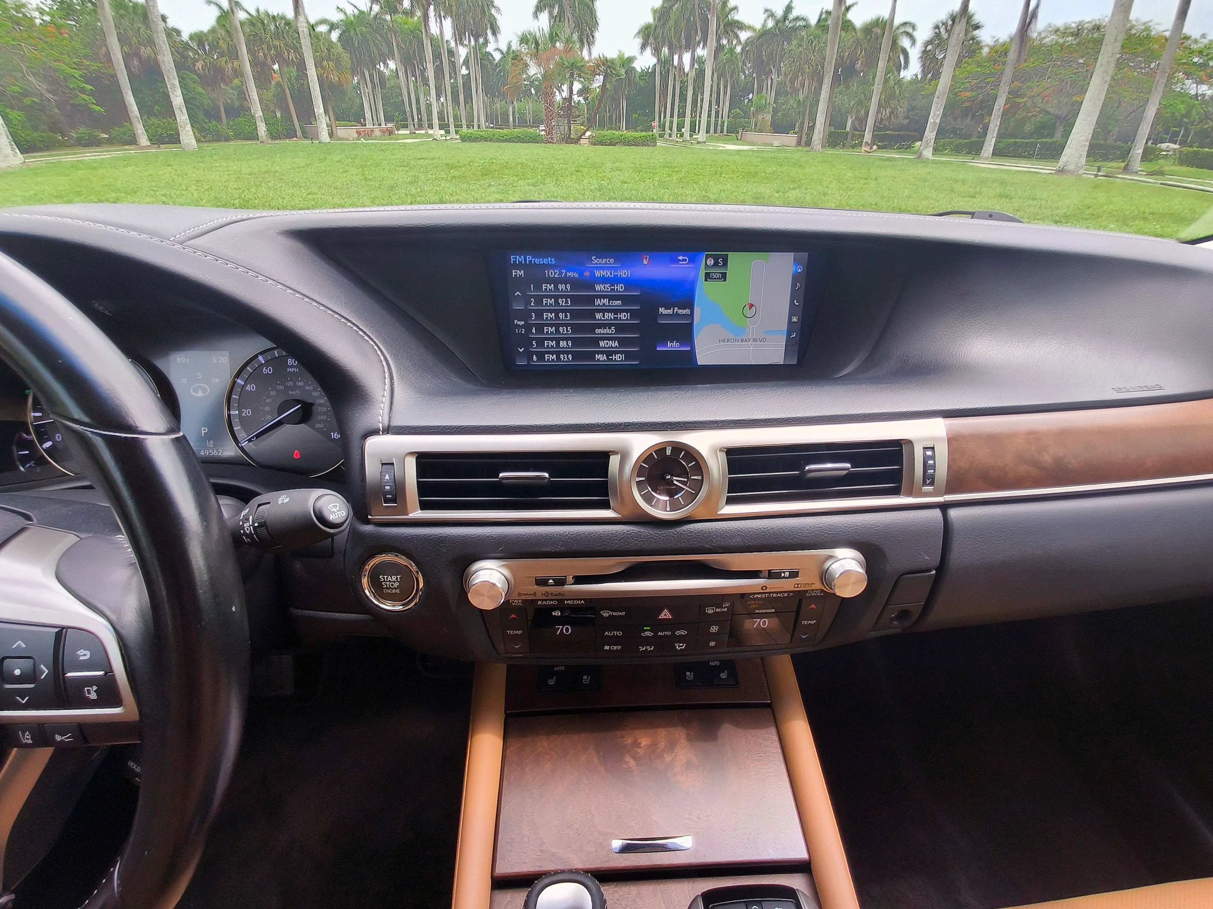 Used 2017 Lexus GS 350 w/ Preferred Accessory Package RWD image 9