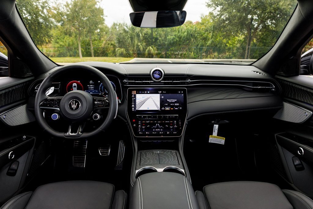 New 2025 Maserati Grecale Modena image 36