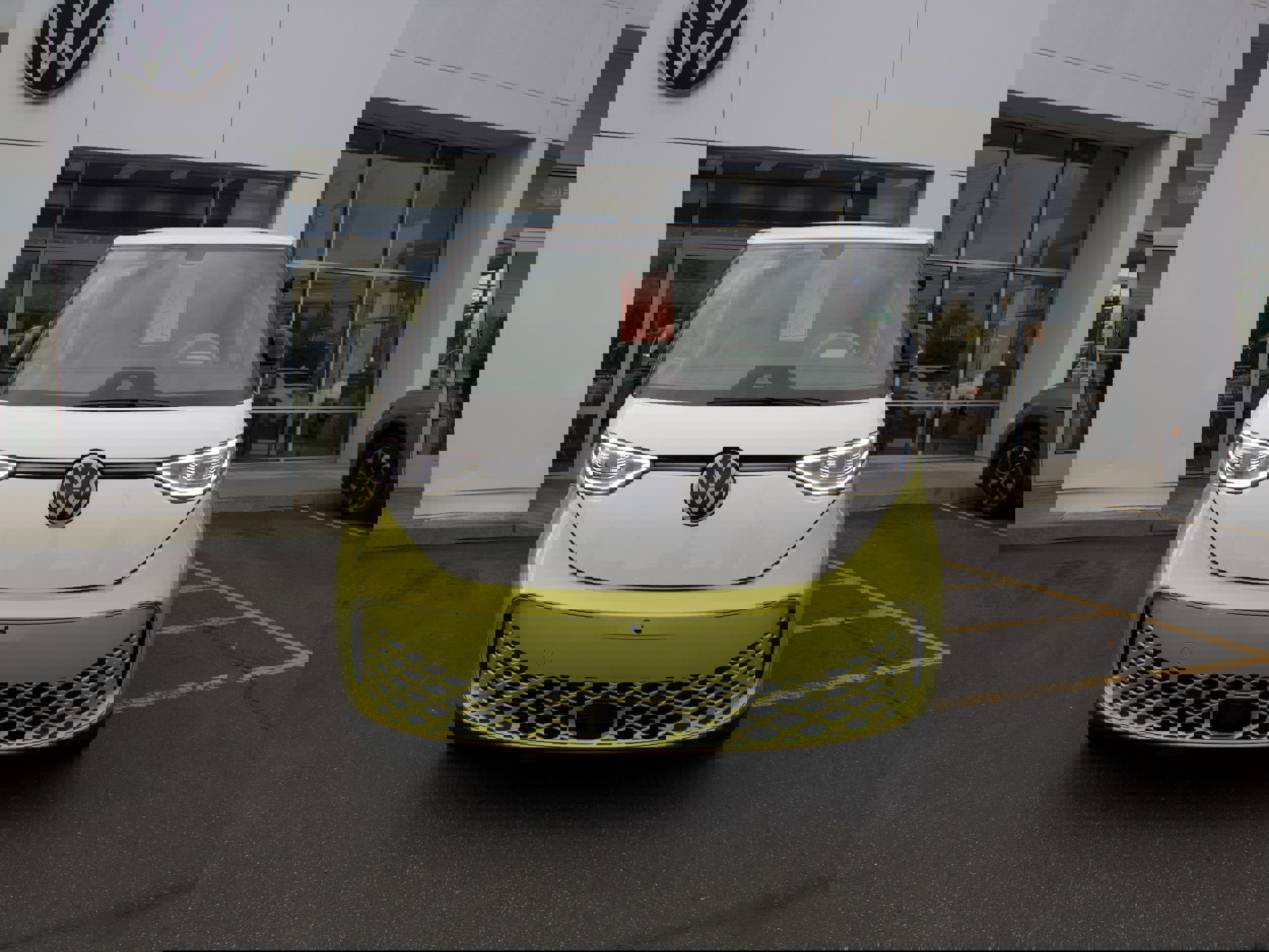 New 2025 Volkswagen ID. Buzz Pro S Plus image 2