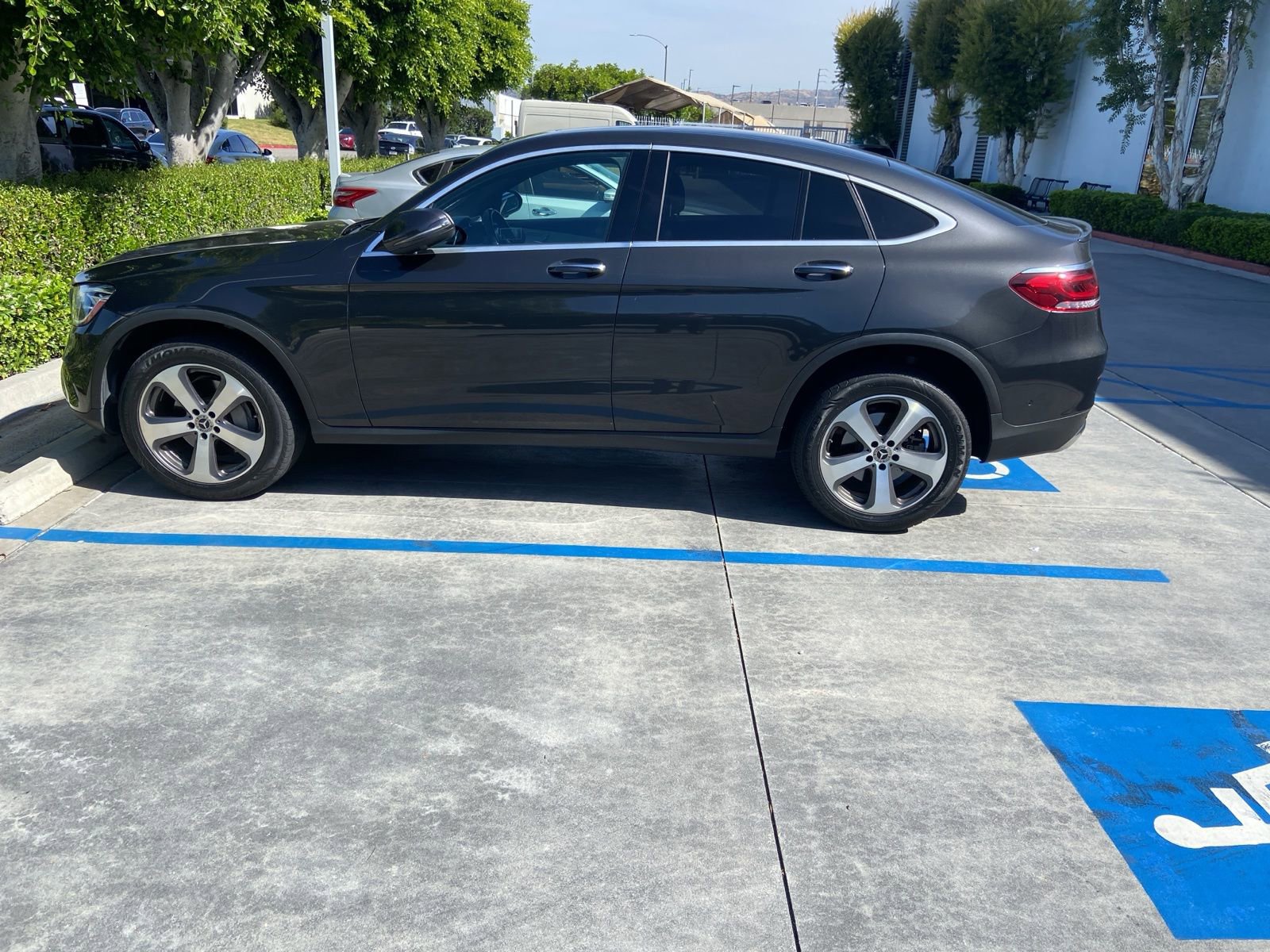 Used 2020 Mercedes-Benz GLC 300 4MATIC Coupe image 4