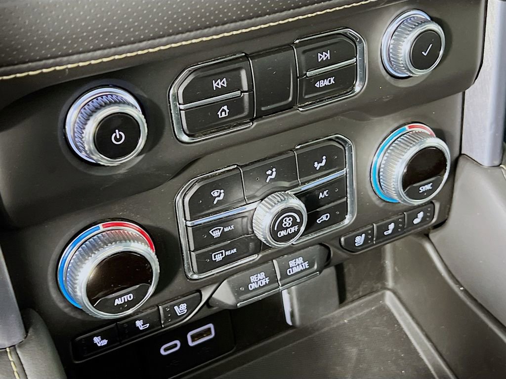 Certified 2023 GMC Yukon XL SLT AWD/4WD image 14