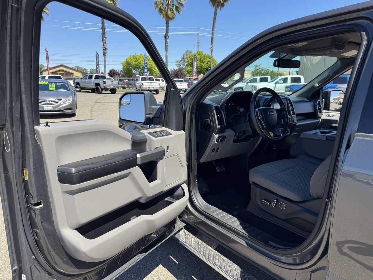 Used 2018 Ford F150 XLT w/ Equipment Group 302A Luxury AWD/4WD image 21