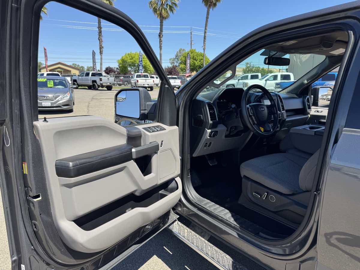 Used 2018 Ford F150 XLT w/ Equipment Group 302A Luxury image 21