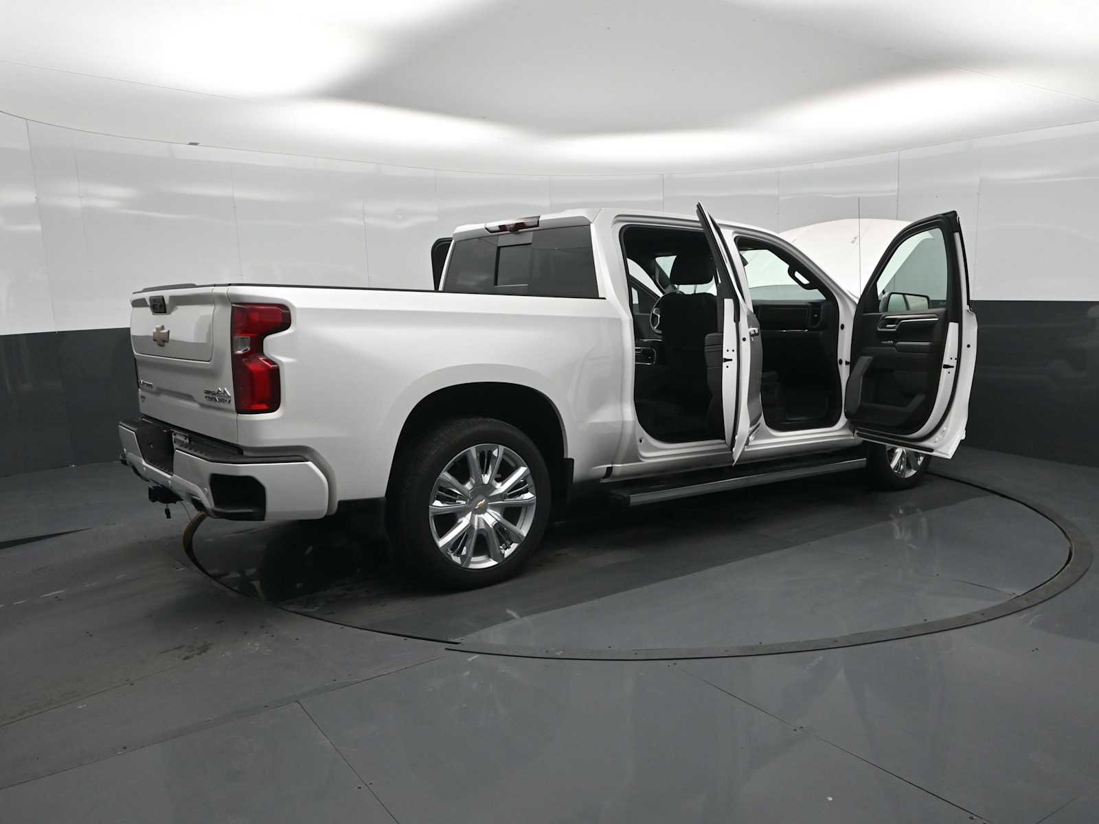 Used 2024 Chevrolet Silverado 1500 High Country image 28