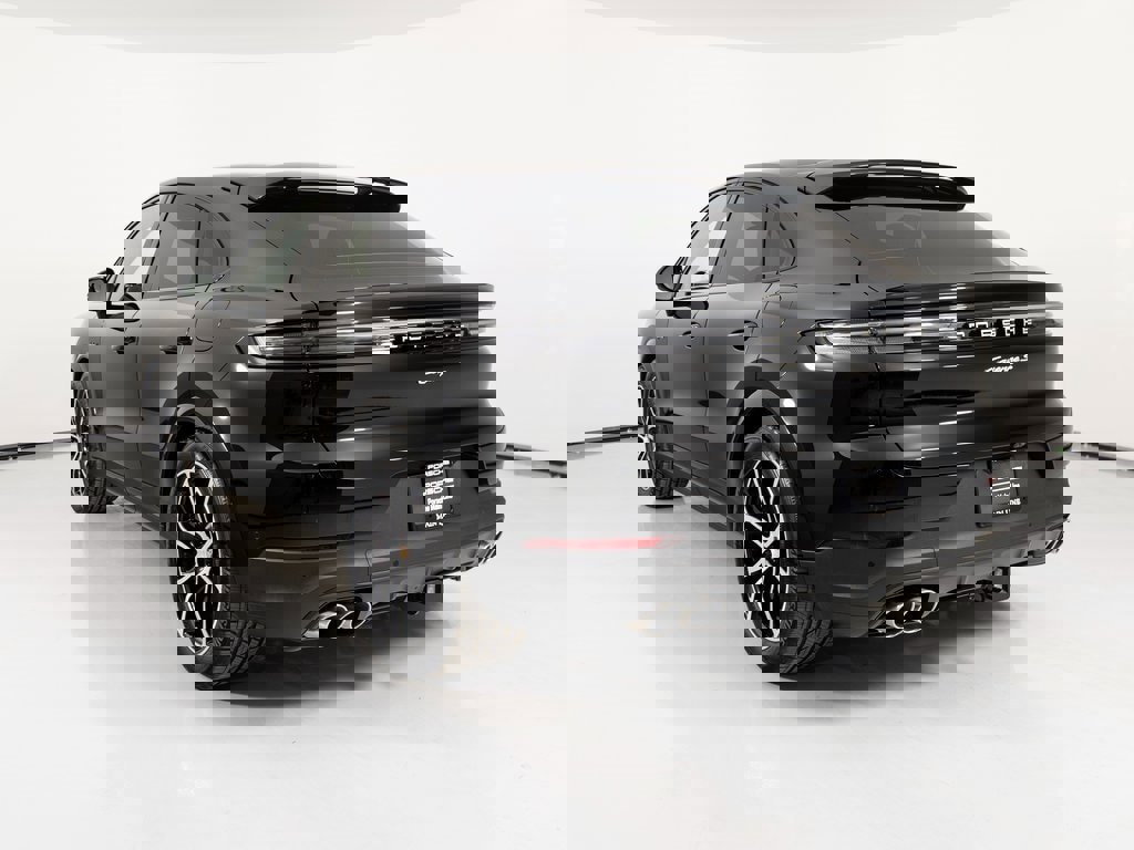 New 2025 Porsche Cayenne S image 3