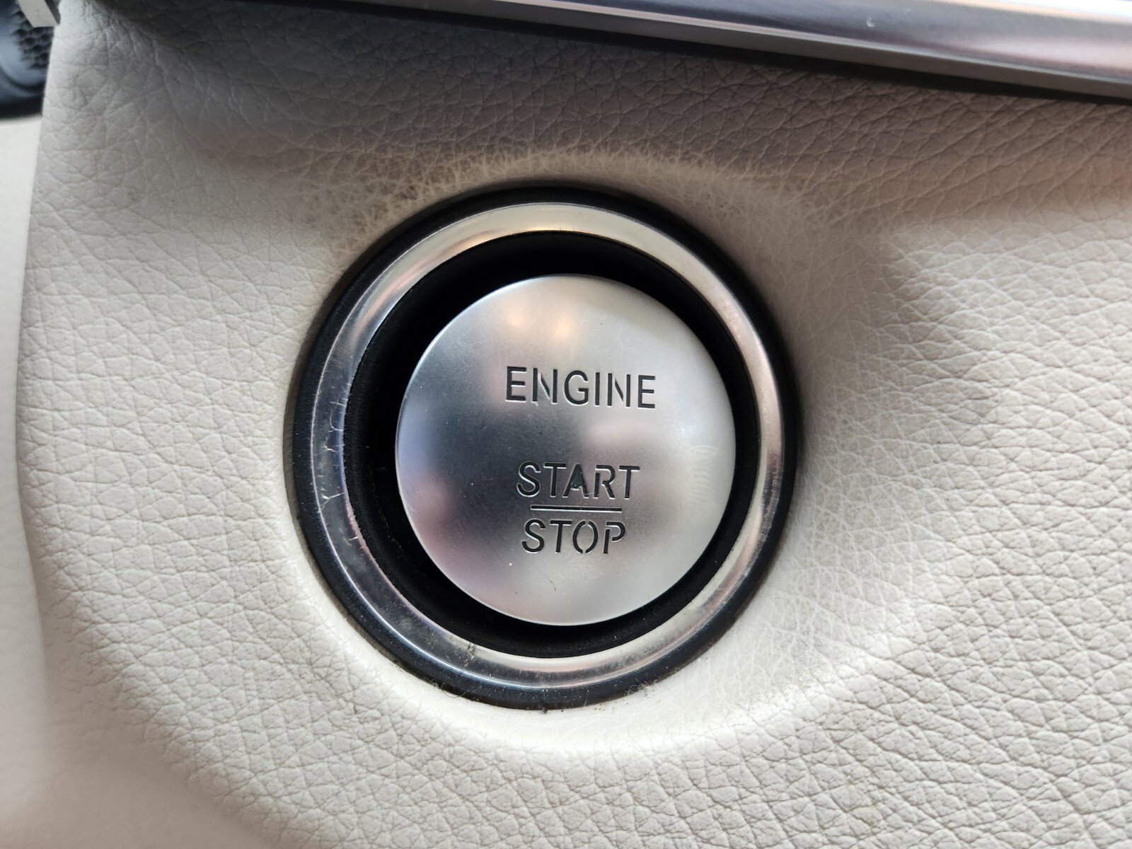 Used 2015 Mercedes-Benz E 350 Sedan image 32