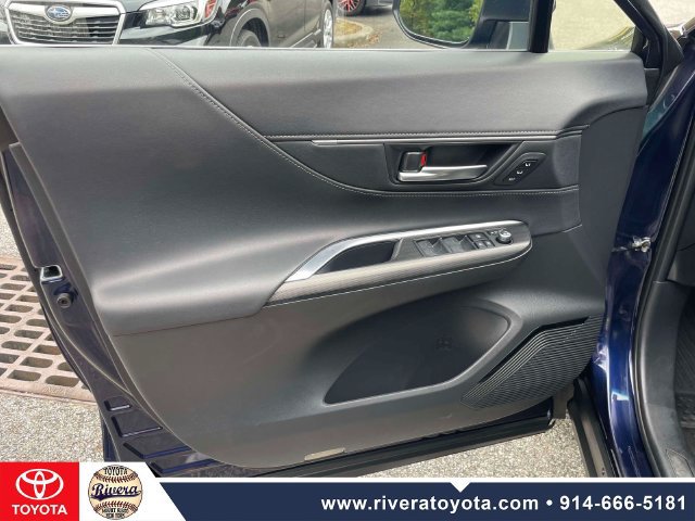 Used 2023 Toyota Venza Limited AWD/4WD image 17
