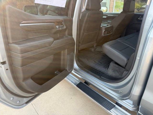 Used 2024 GMC Sierra 1500 SLT w/ SLT Premium Plus Package AWD/4WD image 18