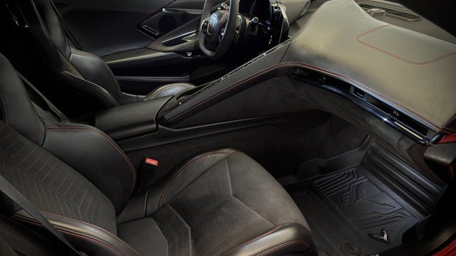 Used 2024 Chevrolet Corvette Stingray Premium Cpe w/ Z51 Performance Package RWD image 14