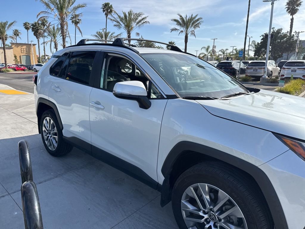 Used 2023 Toyota RAV4 XLE Premium image 29