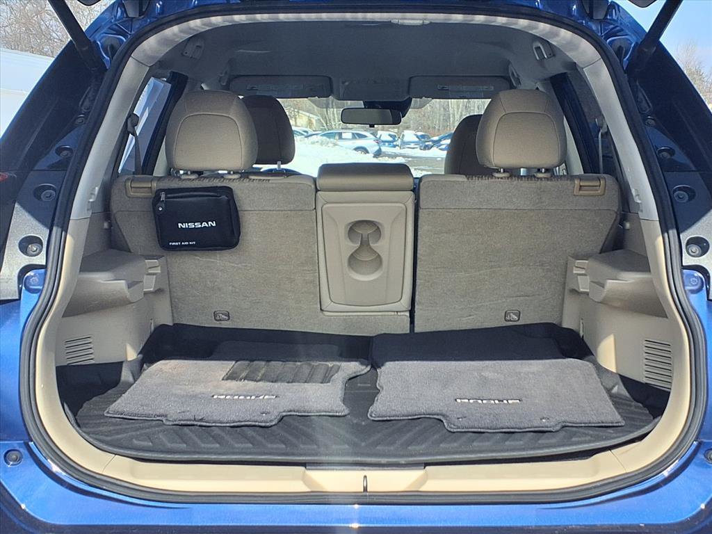 Used 2019 Nissan Rogue SV image 16