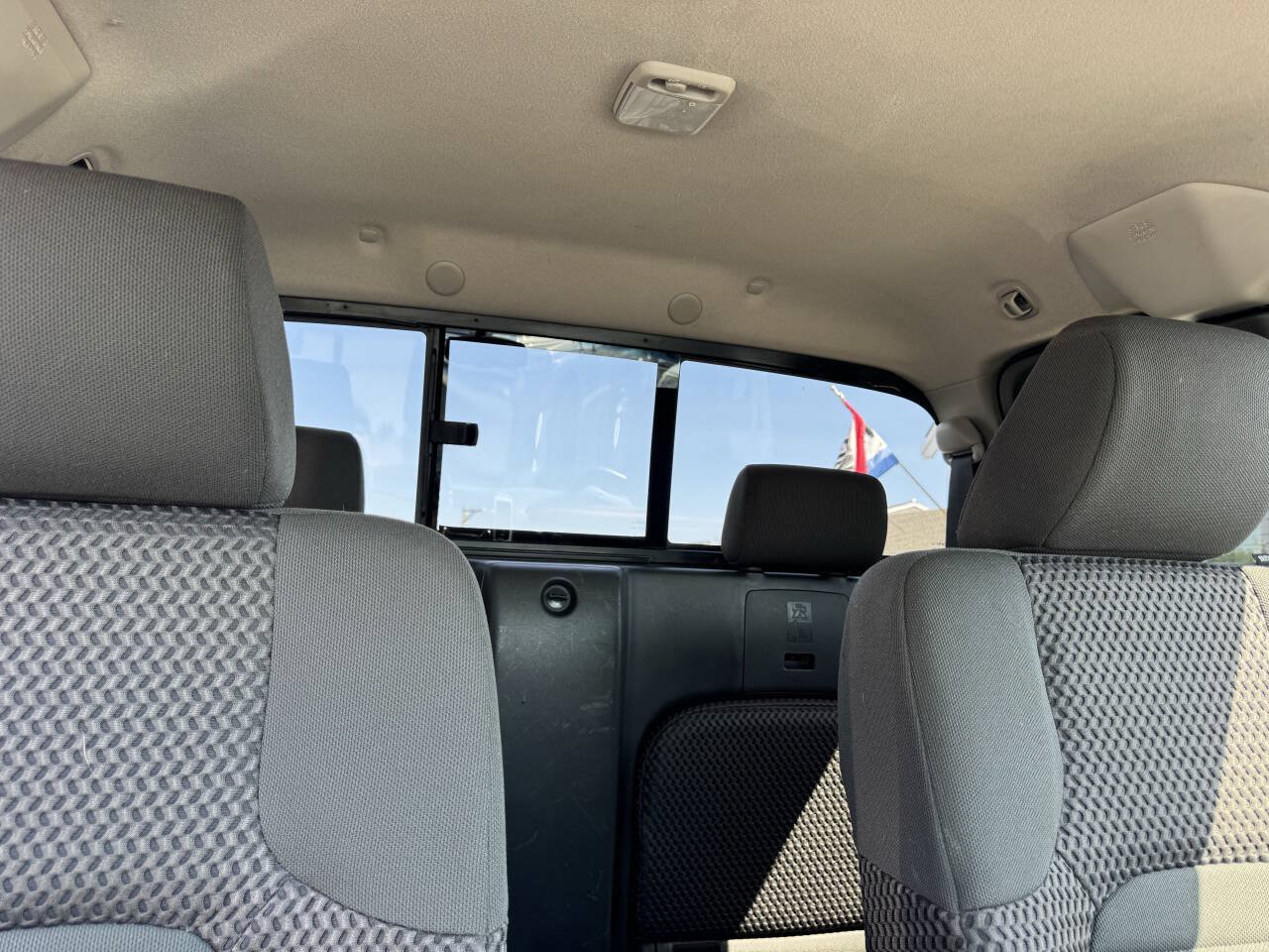 Used 2015 Nissan Frontier SV AWD/4WD image 30
