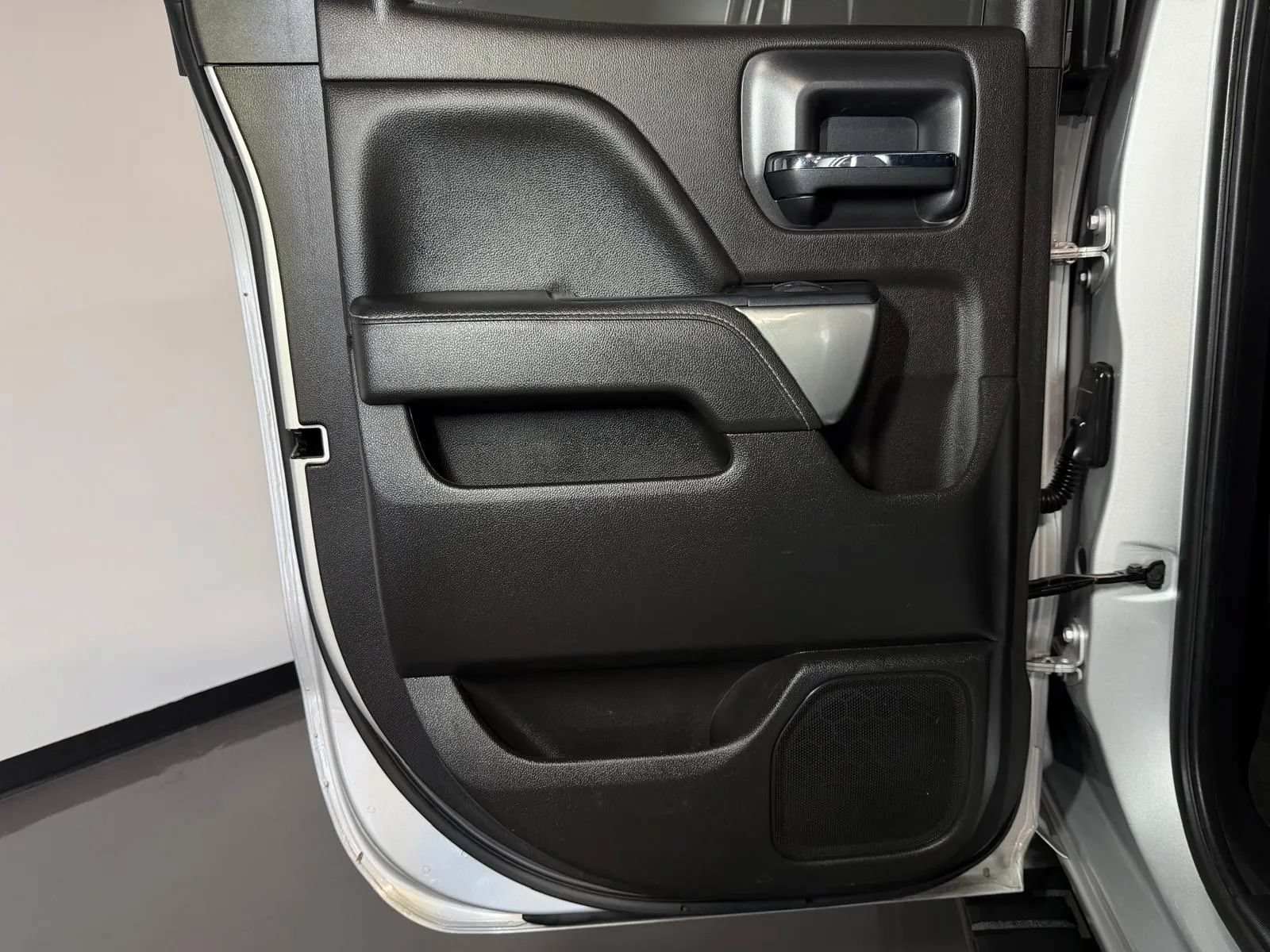 Used 2018 Chevrolet Silverado 1500 LT RWD image 13