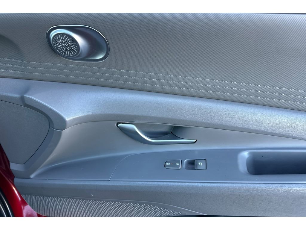 Used 2024 Hyundai Elantra SEL image 18