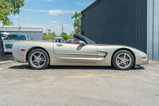 Used 2002 Chevrolet Corvette Convertible w/ Preferred Equipment Group2 image 7
