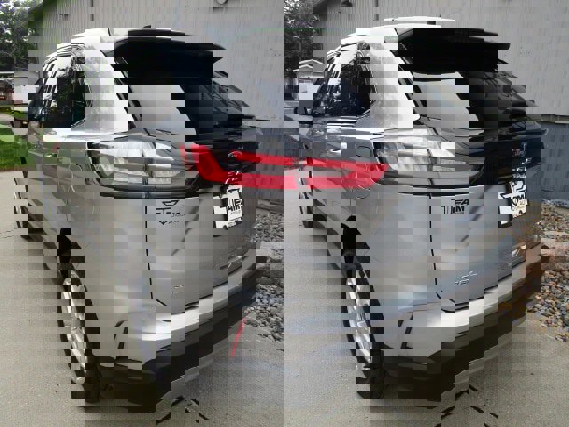 Used 2024 Ford Edge SEL image 5