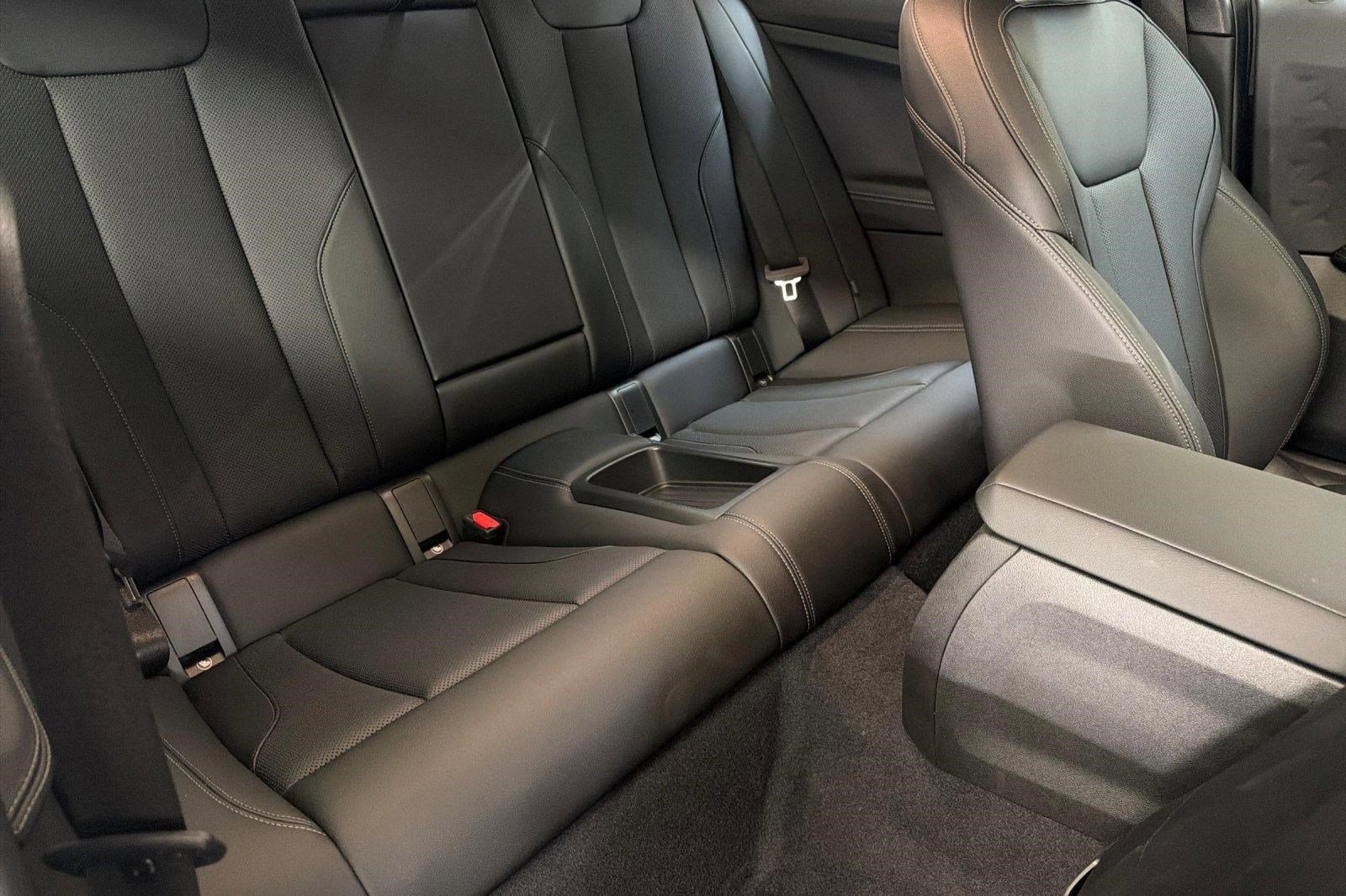 Used 2025 BMW 230i Coupe w/ Convenience Package image 29