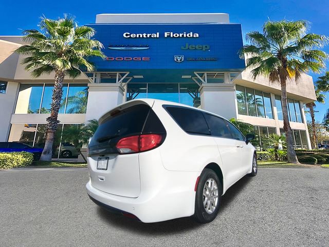 New 2026 Chrysler Voyager LX image 5
