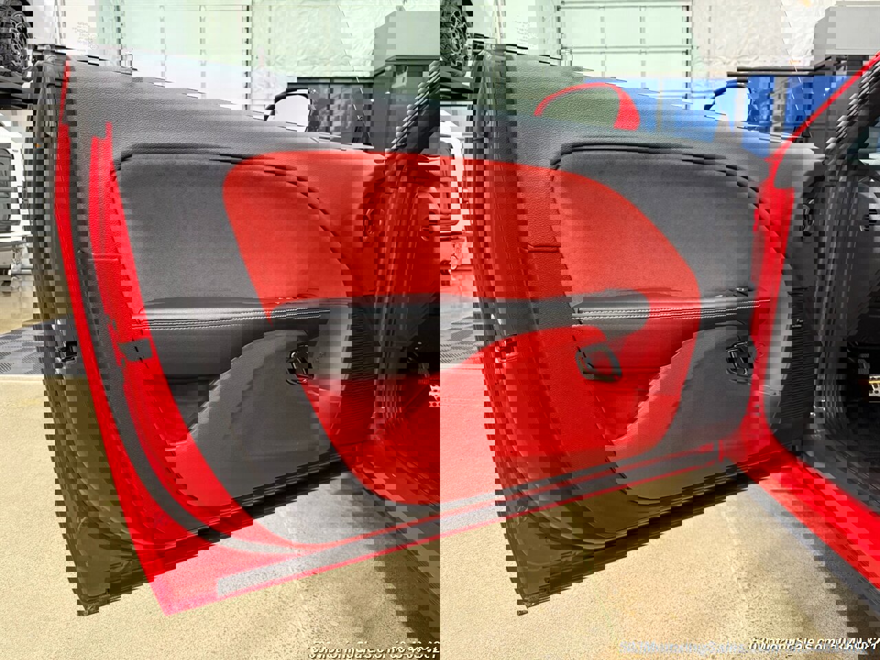 Used 2015 Dodge Challenger SRT Hellcat image 29